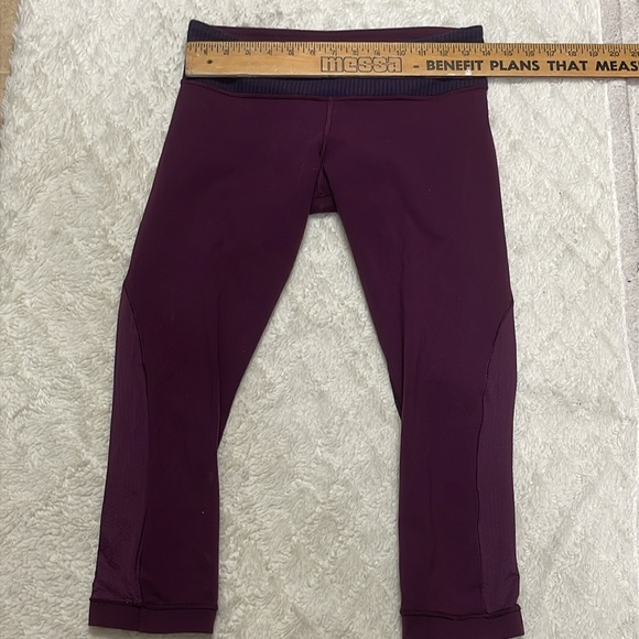 Lululemon capris, size 4 good‎ used condition B1 - Picture 6 of 9